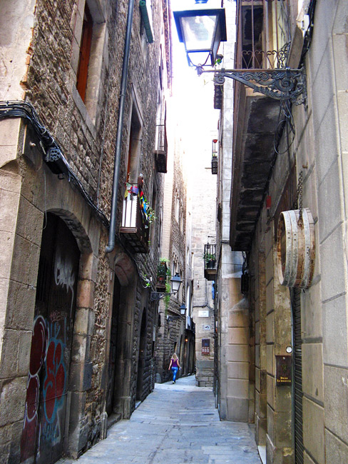 Narrow streets of Barri Gòtic