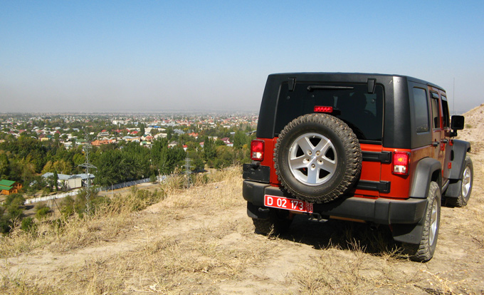 Family Jeep climbs hills easily