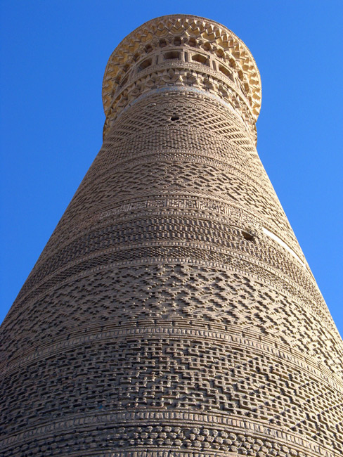 Looking up the Kalyan Minaret