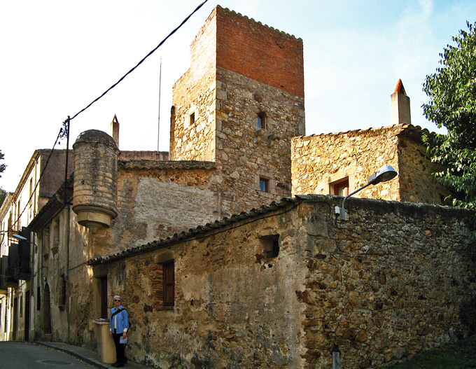 14th c. fortified farmhouse