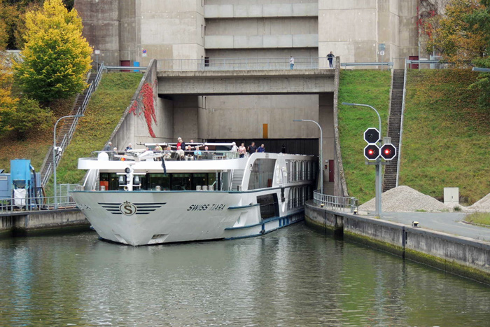 Waiting for a ship to exit lock