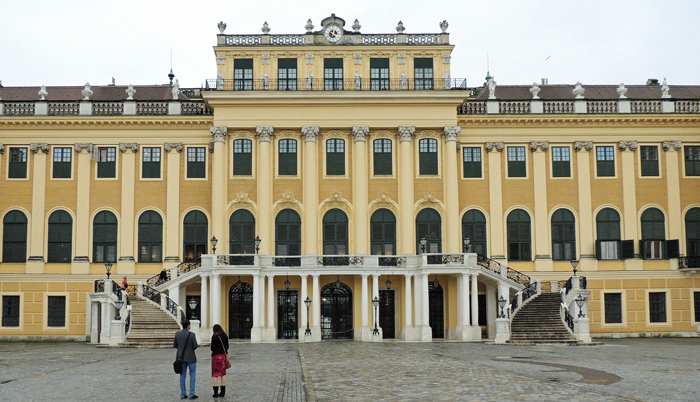 Approaching Schonbrunn Palace